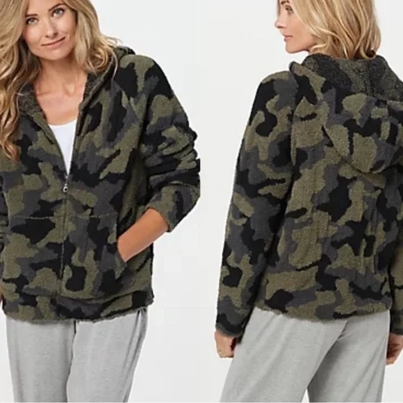 Barefoot Dreams Cozy Chic Camo hoodie - Picture 4 of 5